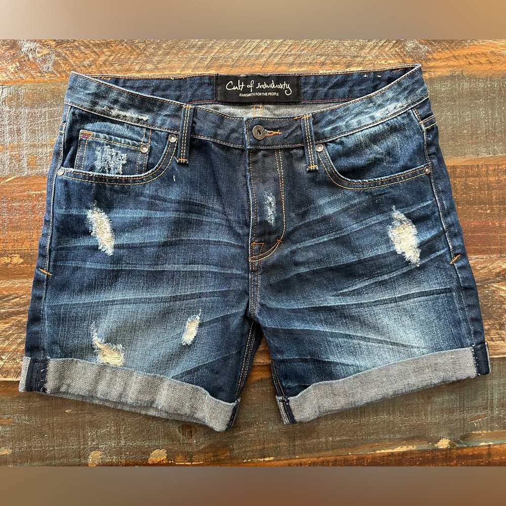 Cult of Individuality Women’s 29 Distressed Cuffed Logan Short | SKU 0580